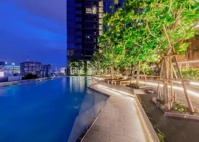 Peak Luxury Living With King Bed Golf Pool And Gym Lejlighed Bangkok