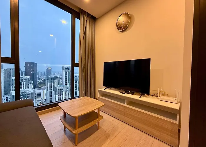 Peak Luxury Living With King Bed Golf Pool And Gym