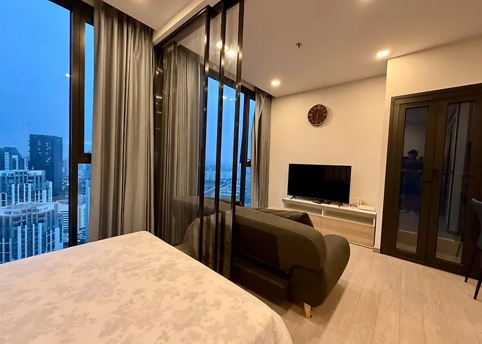 Peak Luxury Living With King Bed Golf Pool And Gym * Bangkok