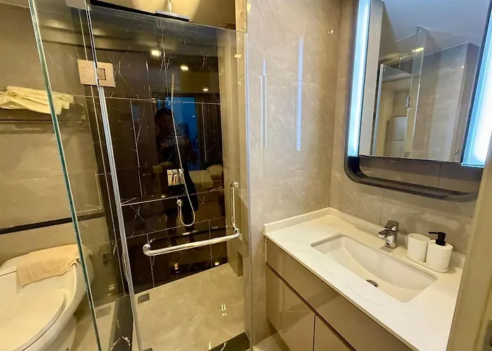 Peak Luxury Living With King Bed Golf Pool And Gym Lejlighed
