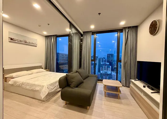 Lejlighed Peak Luxury Living With King Bed Golf Pool And Gym Bangkok