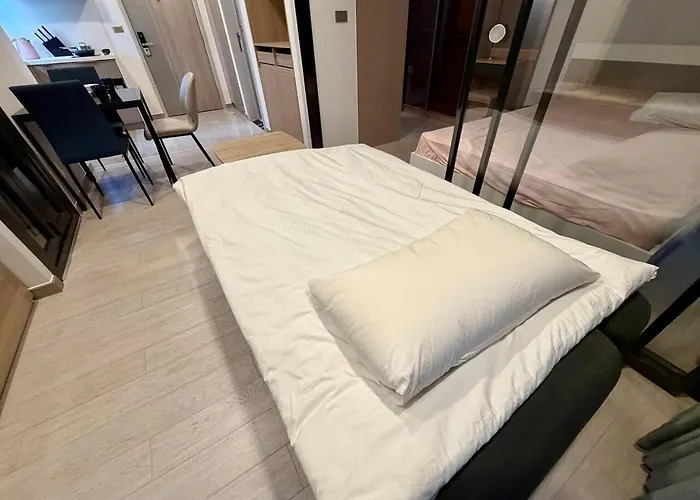 Peak Luxury Living With King Bed Golf Pool And Gym * Bangkok